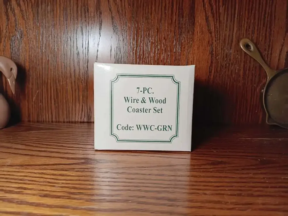 VTG Green Heart Shaped Wire Rack Wood Coaster Set New In Box 7 Piece